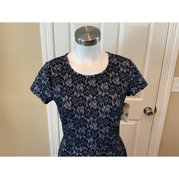 BCBG Max Azria "Noreen" Blue & White Floral Fit & Flare Dress, Size S NWT! - Picture 2 of 7